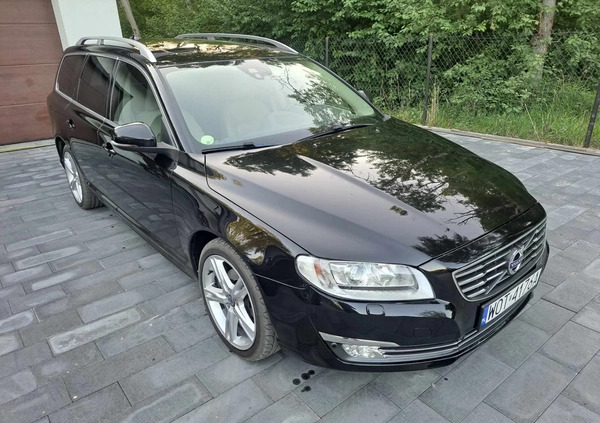 Volvo V70 cena 43600 przebieg: 318689, rok produkcji 2016 z Otwock małe 562